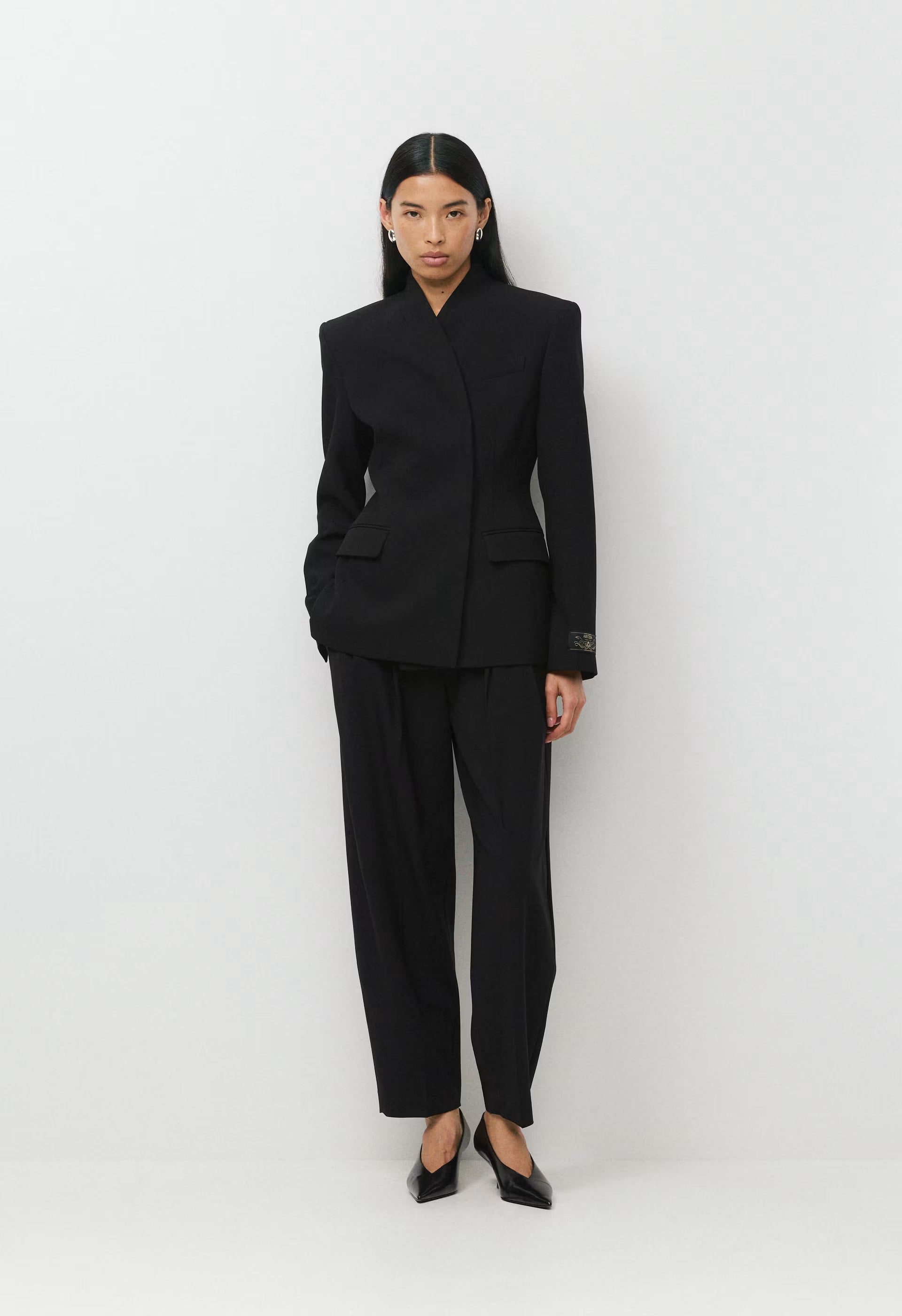 Milieu Wool Pant - BLACK