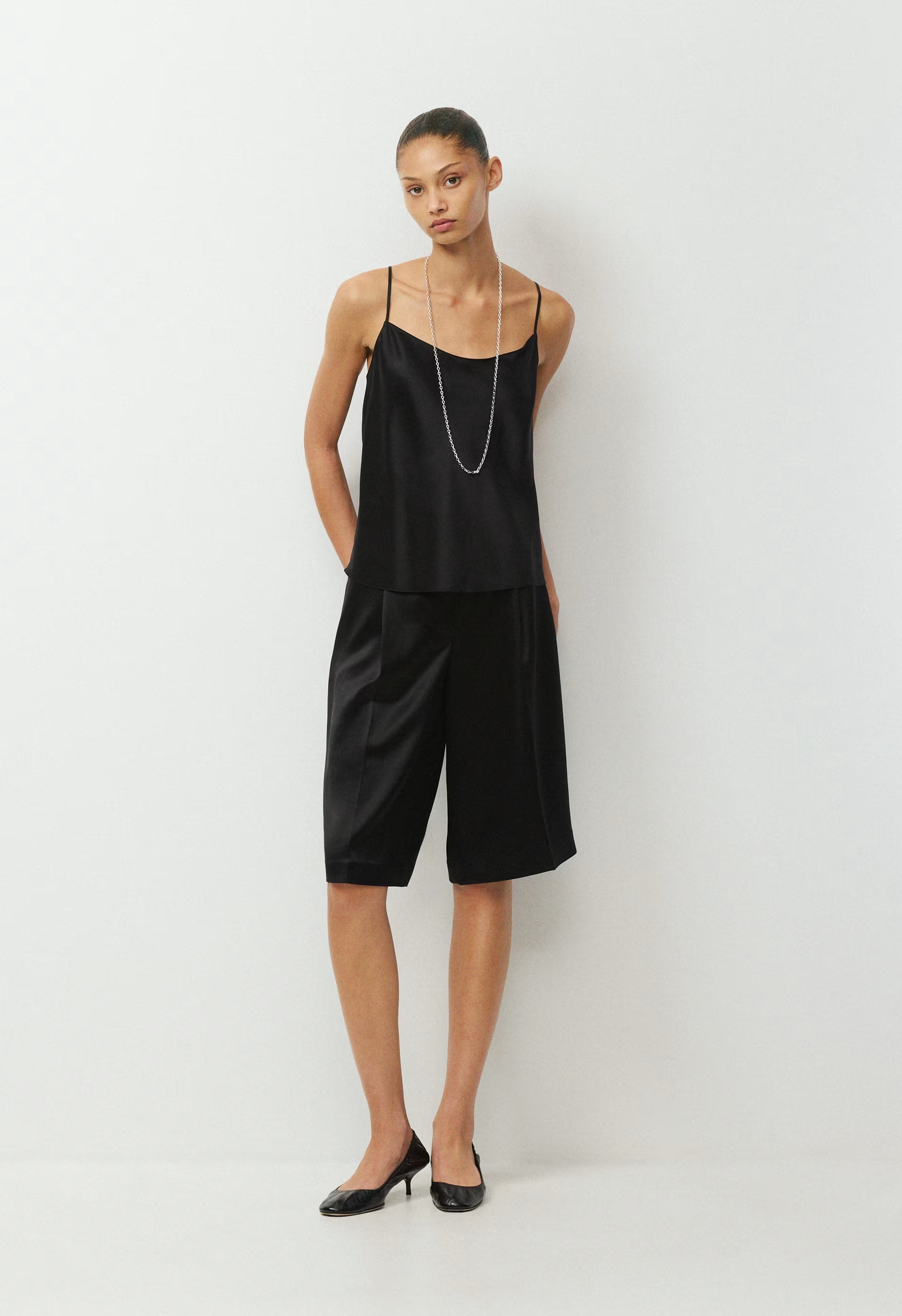 Touchpoint Satin Short - BLACK