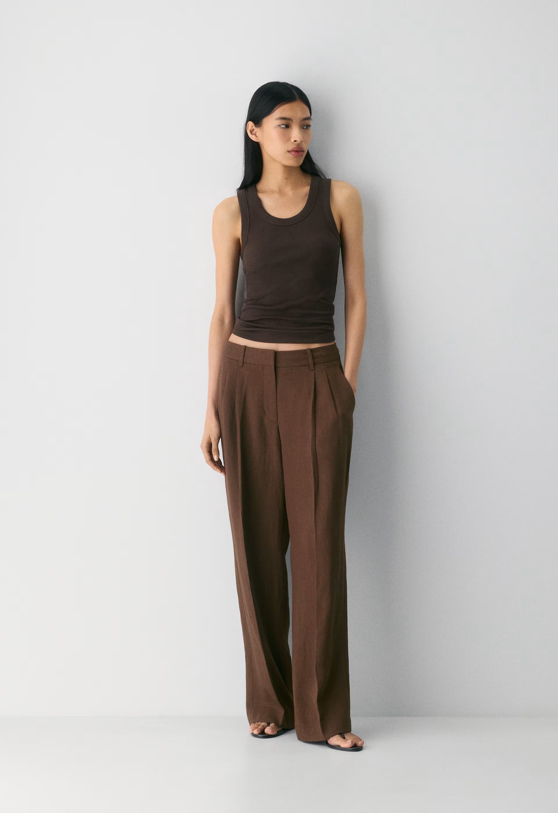 The Effortless Pant™ Lo-Rise - PowerLinen™ - RICH MOCHA BROWN