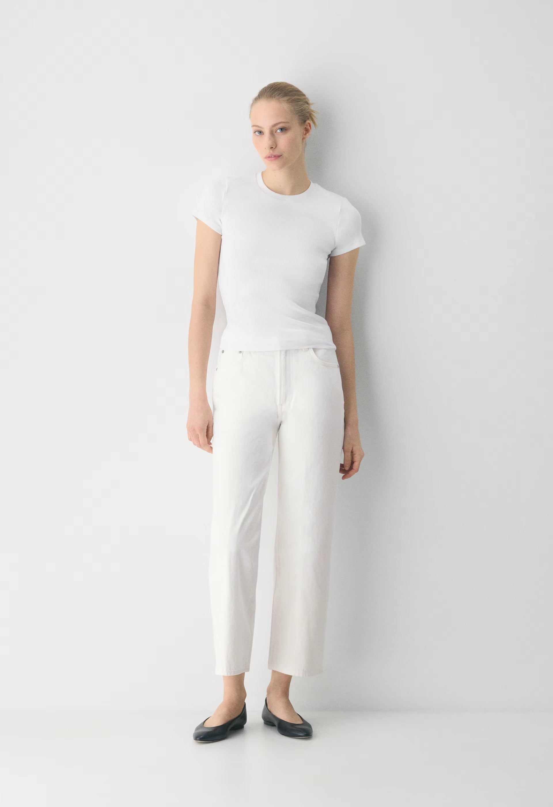 Denim Forum The Farrah Hi-Rise Wide Ankle Jean - A LITTLE WHITE LIE