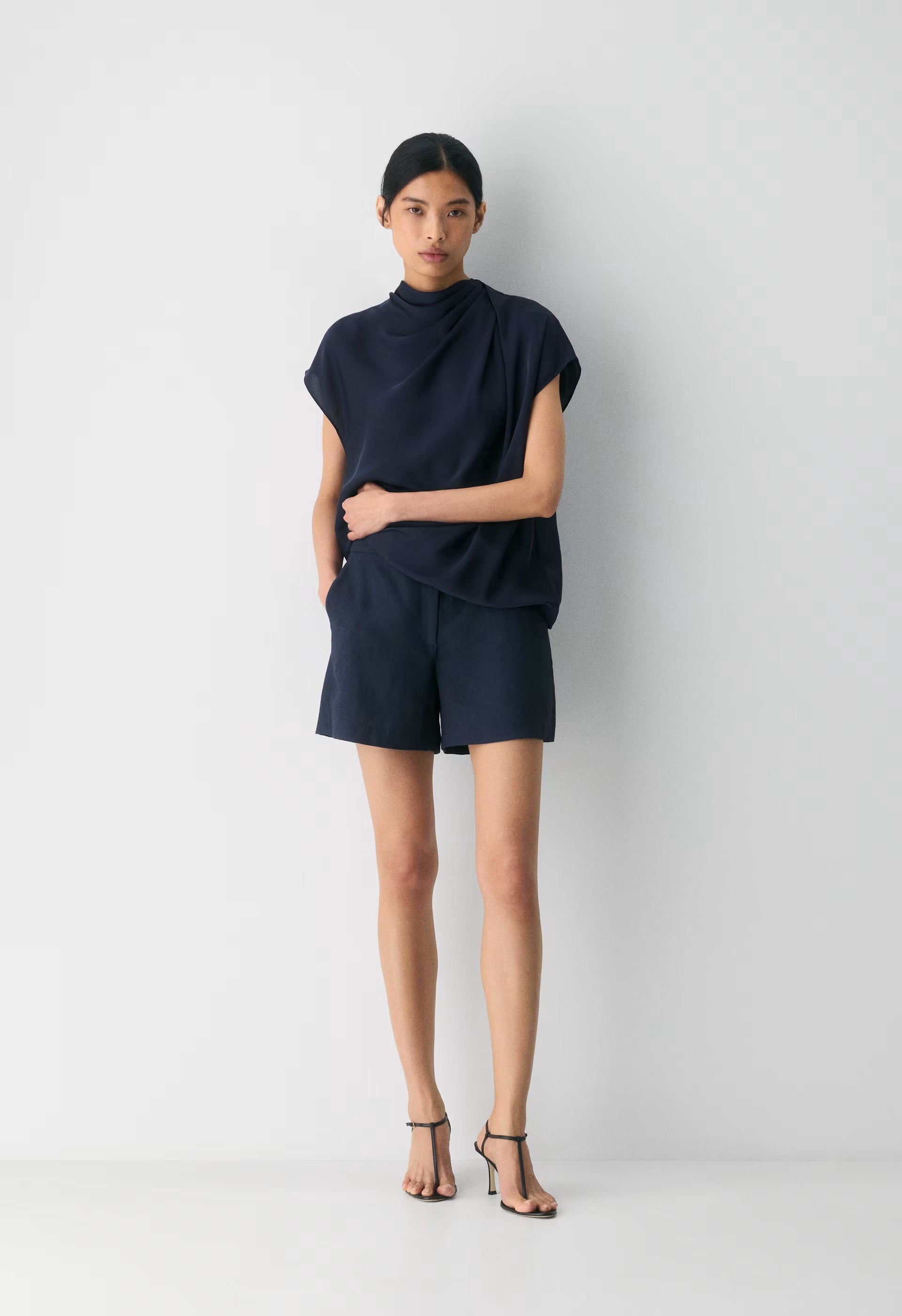 New Agency Mid-Thigh Short - PowerLinen™ - ADMIRAL