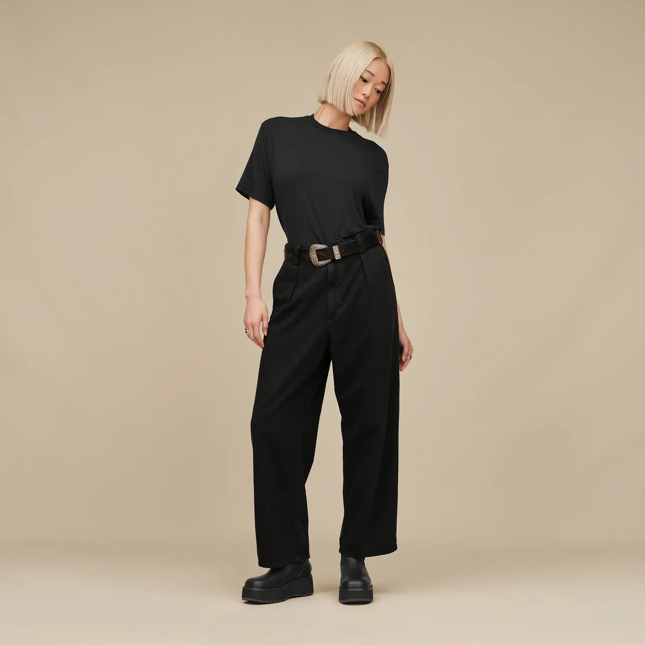 Women's Amarys Relaxed Tee - BLACK