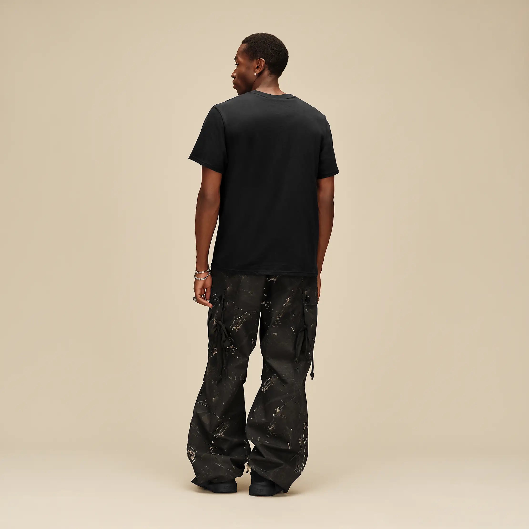 All Gender UGG Classic Boot Tee - BLACK
