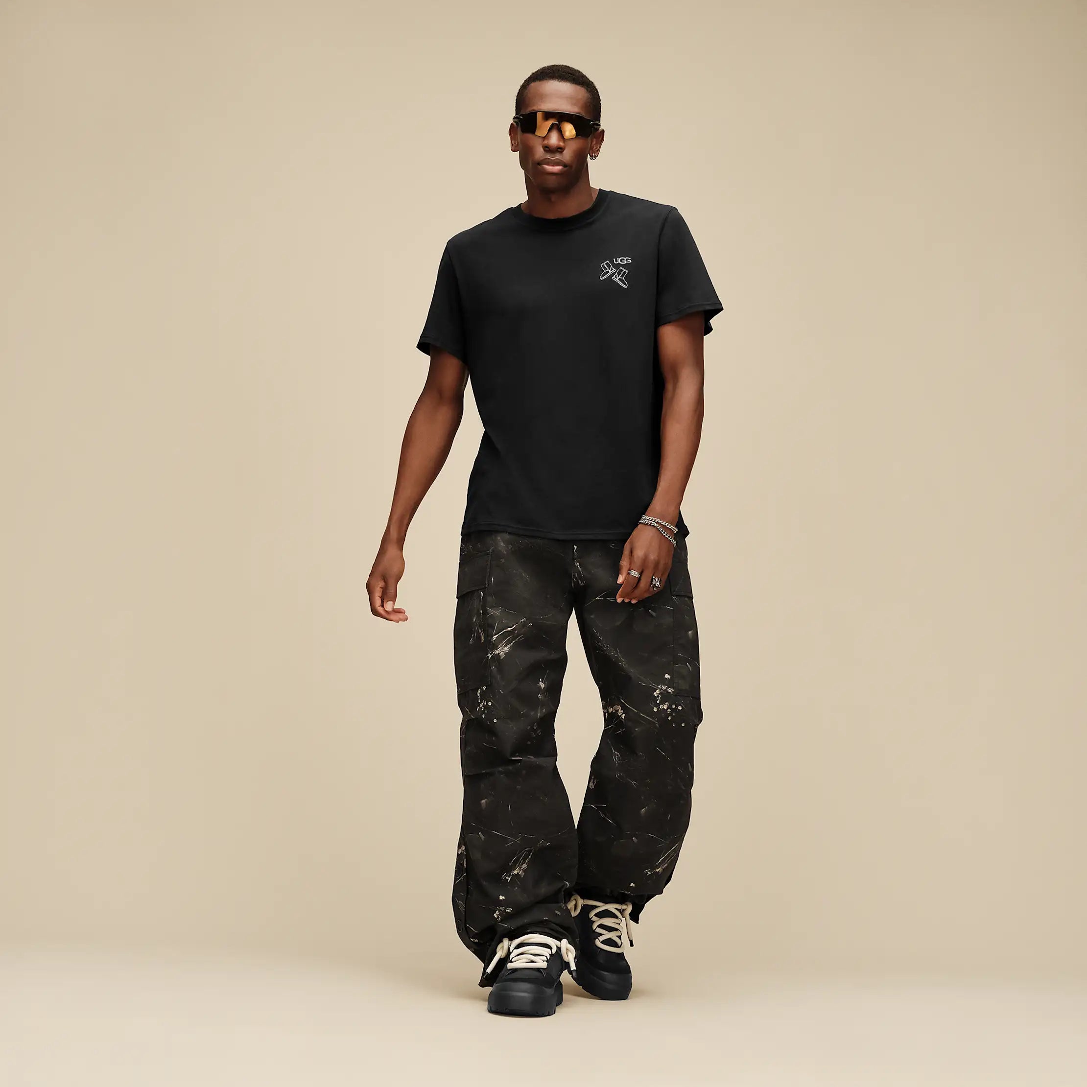 All Gender UGG Classic Boot Tee - BLACK