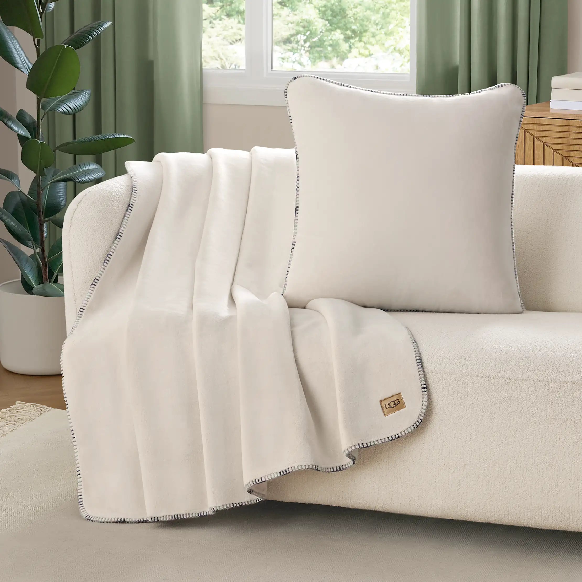 Home Color Stitch Coco Throw 50"x70" - SNOW
