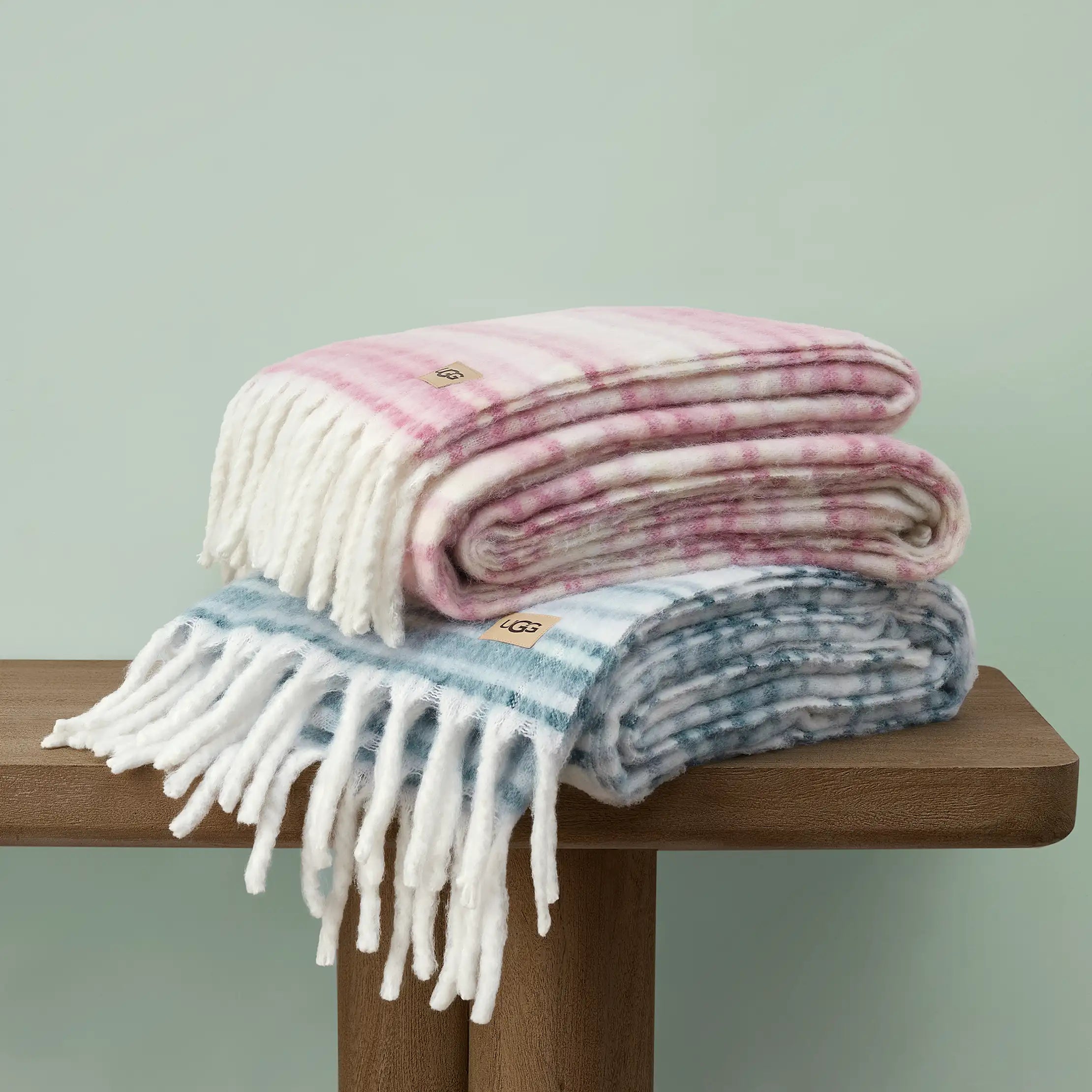 Home Joana Throw 50"x70" - CRÈME / DUSTY ORCHID