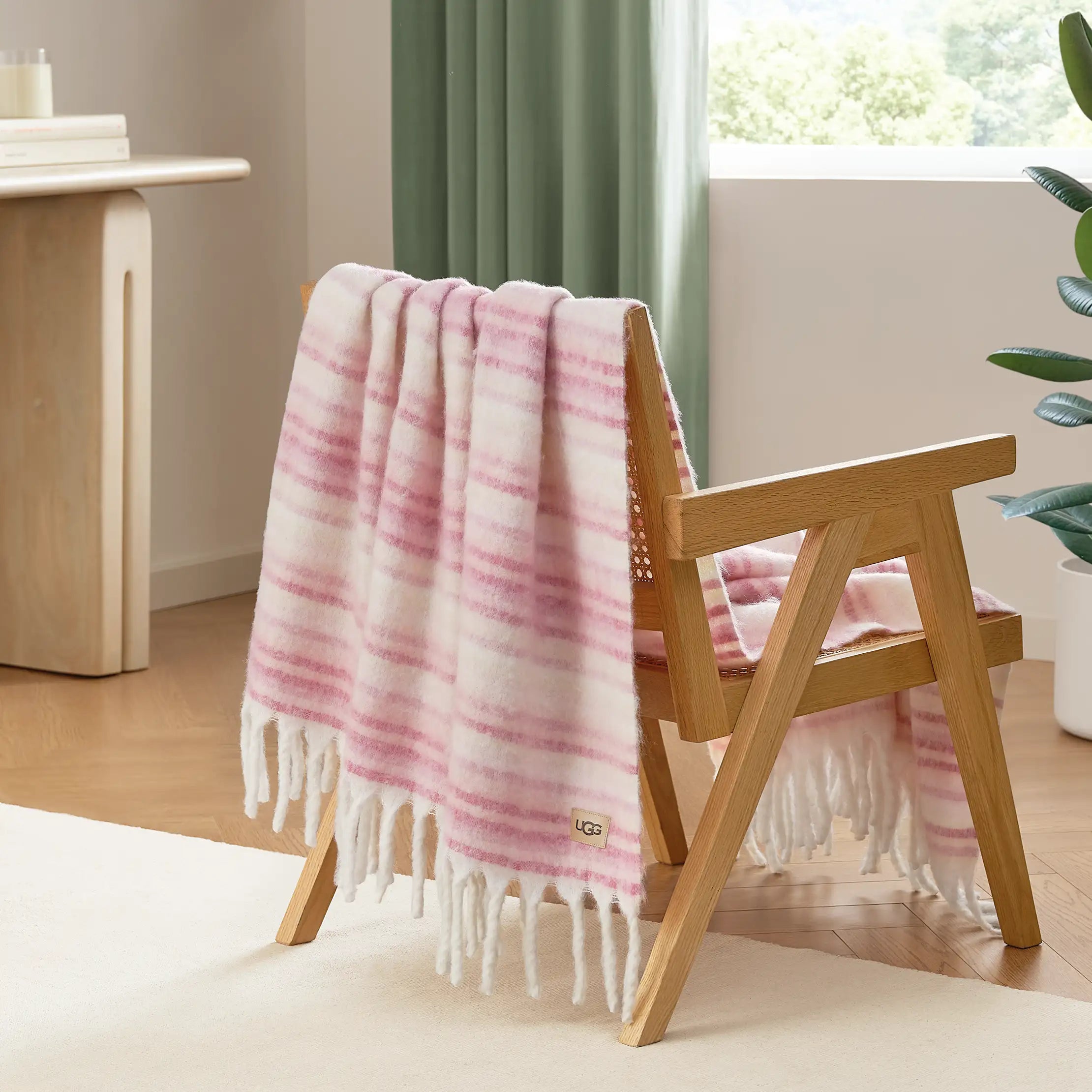 Home Joana Throw 50"x70" - CRÈME / DUSTY ORCHID