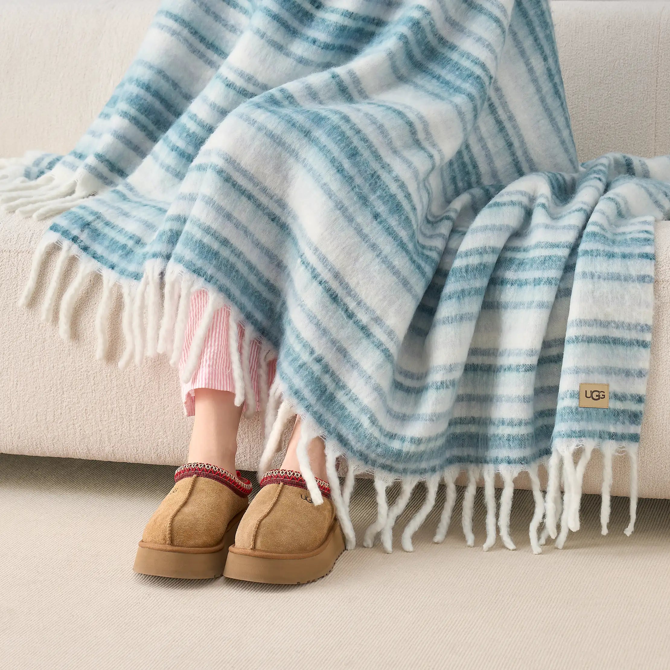 Home Joana Throw 50"x70" - MISTY GREEN / SALTWATER