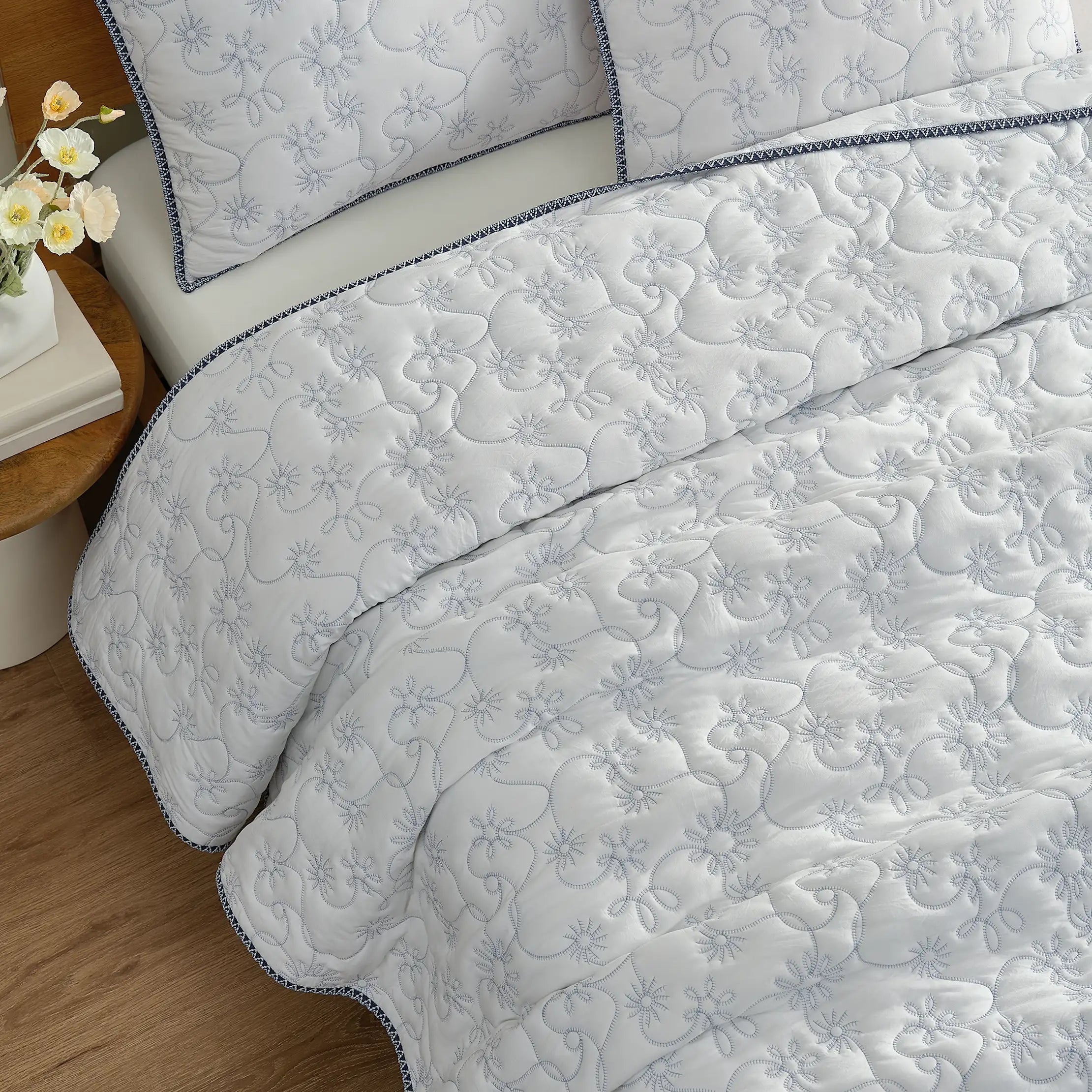 Home Botanic Quilt Set Queen - SNOW / LILAC HINT