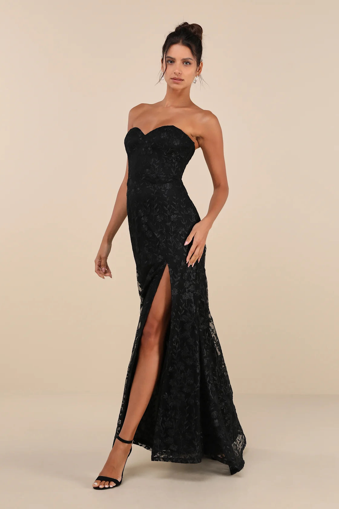Romantic Beauty Red Floral Embroidered Strapless Maxi Dress