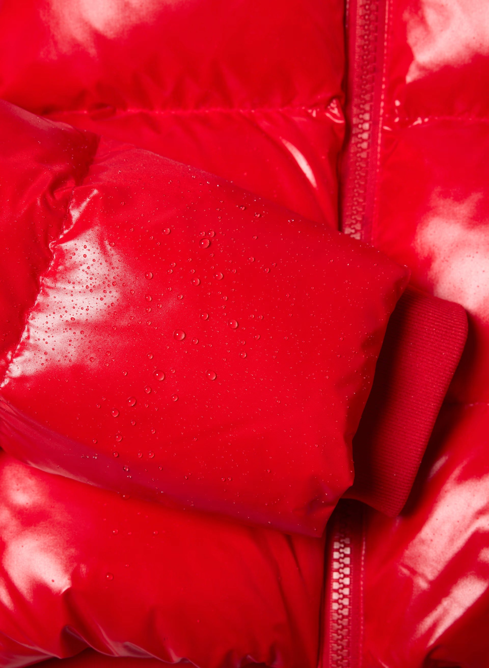 The Super Resort Puff™ - Hi-Gloss - FLASHING RED