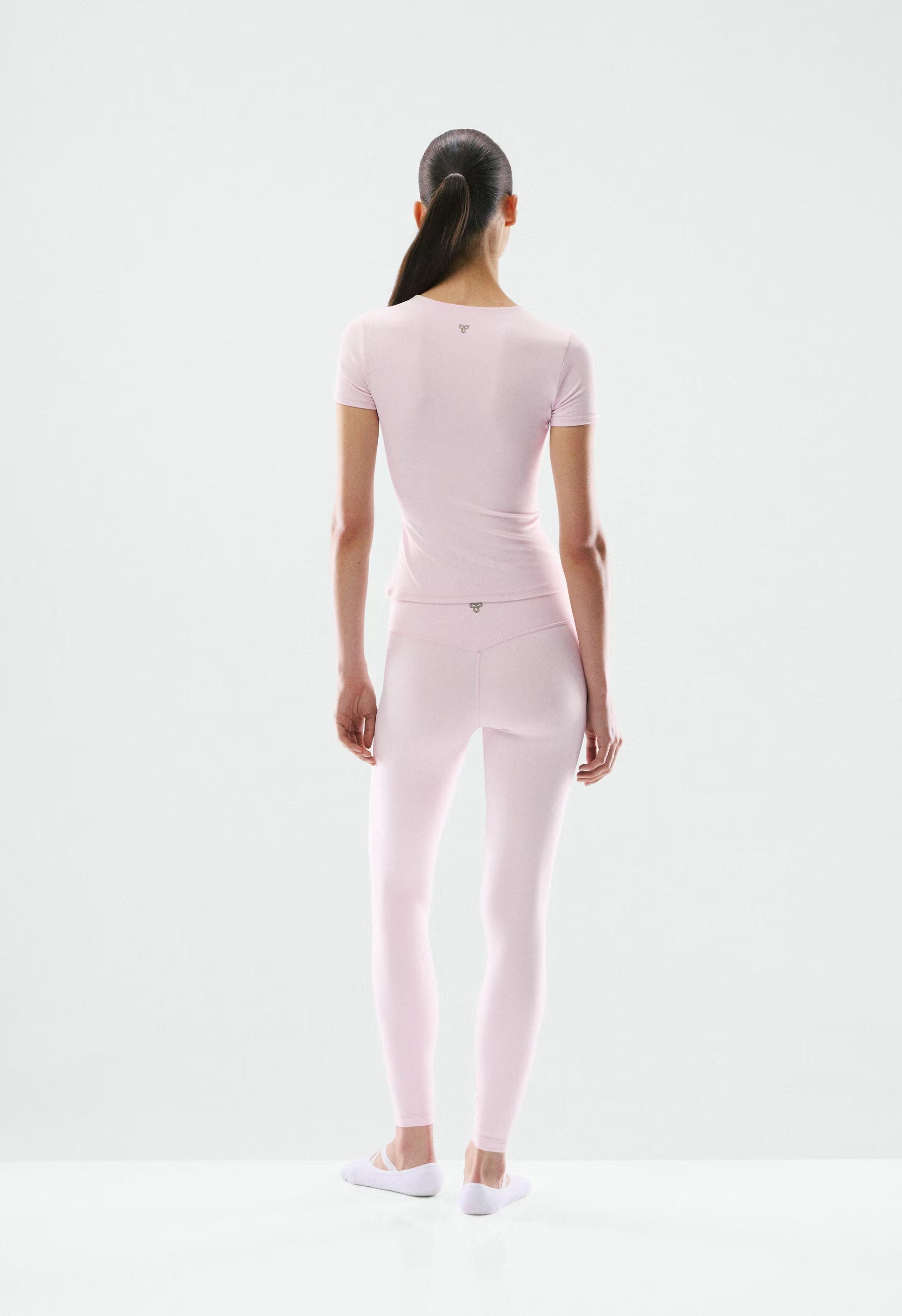 BUTTER Essential T-Shirt - MAGNOLIA