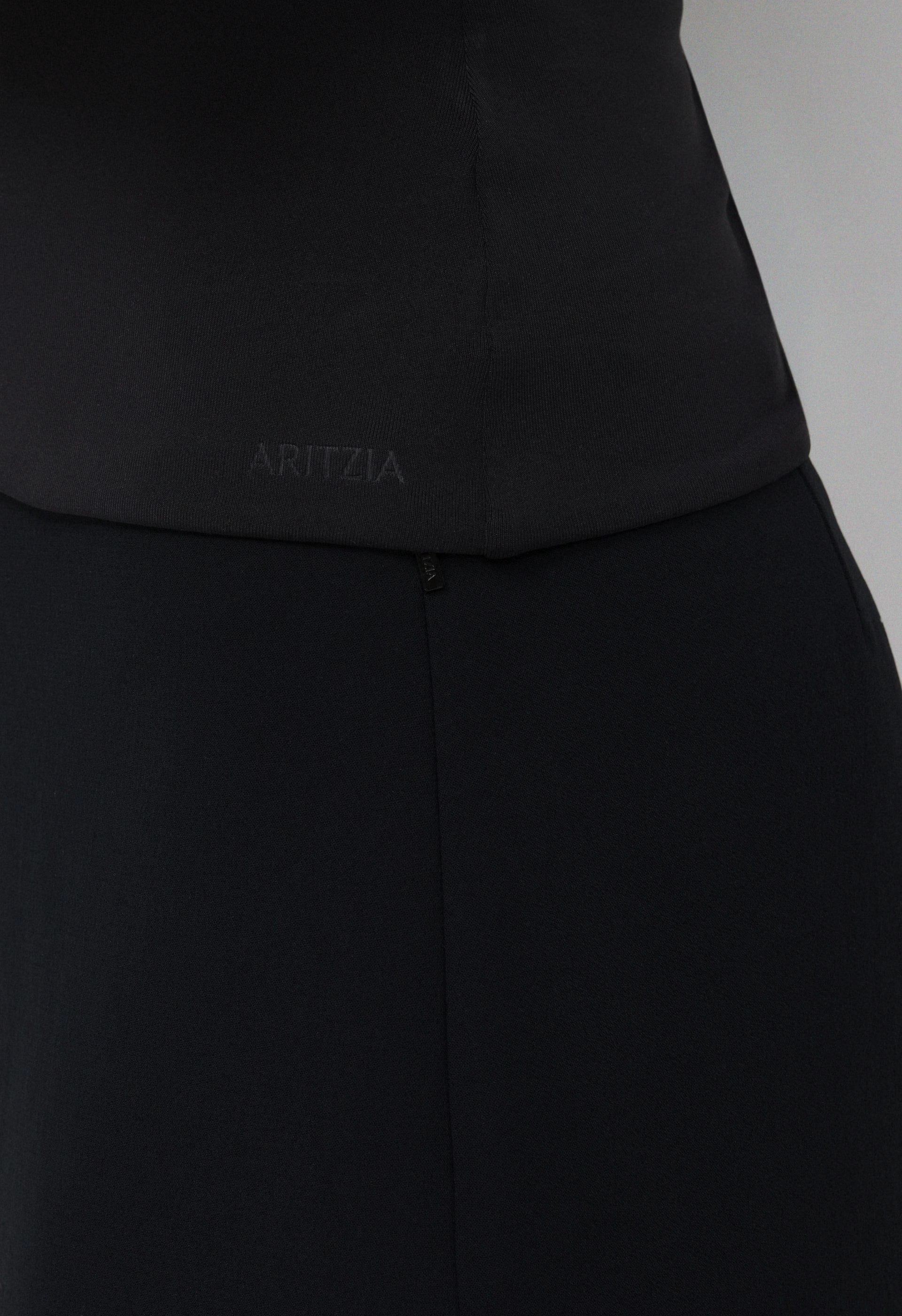 Original Contour Enchant Top - BLACK