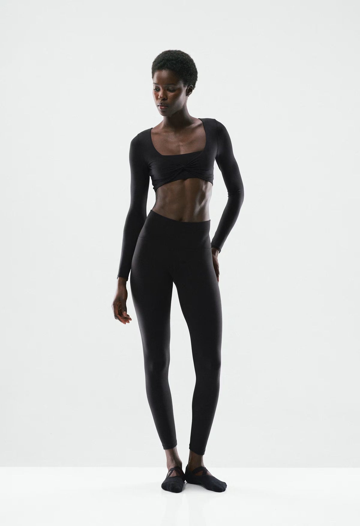 AirBUTTER™ Repose Longsleeve - BLACK