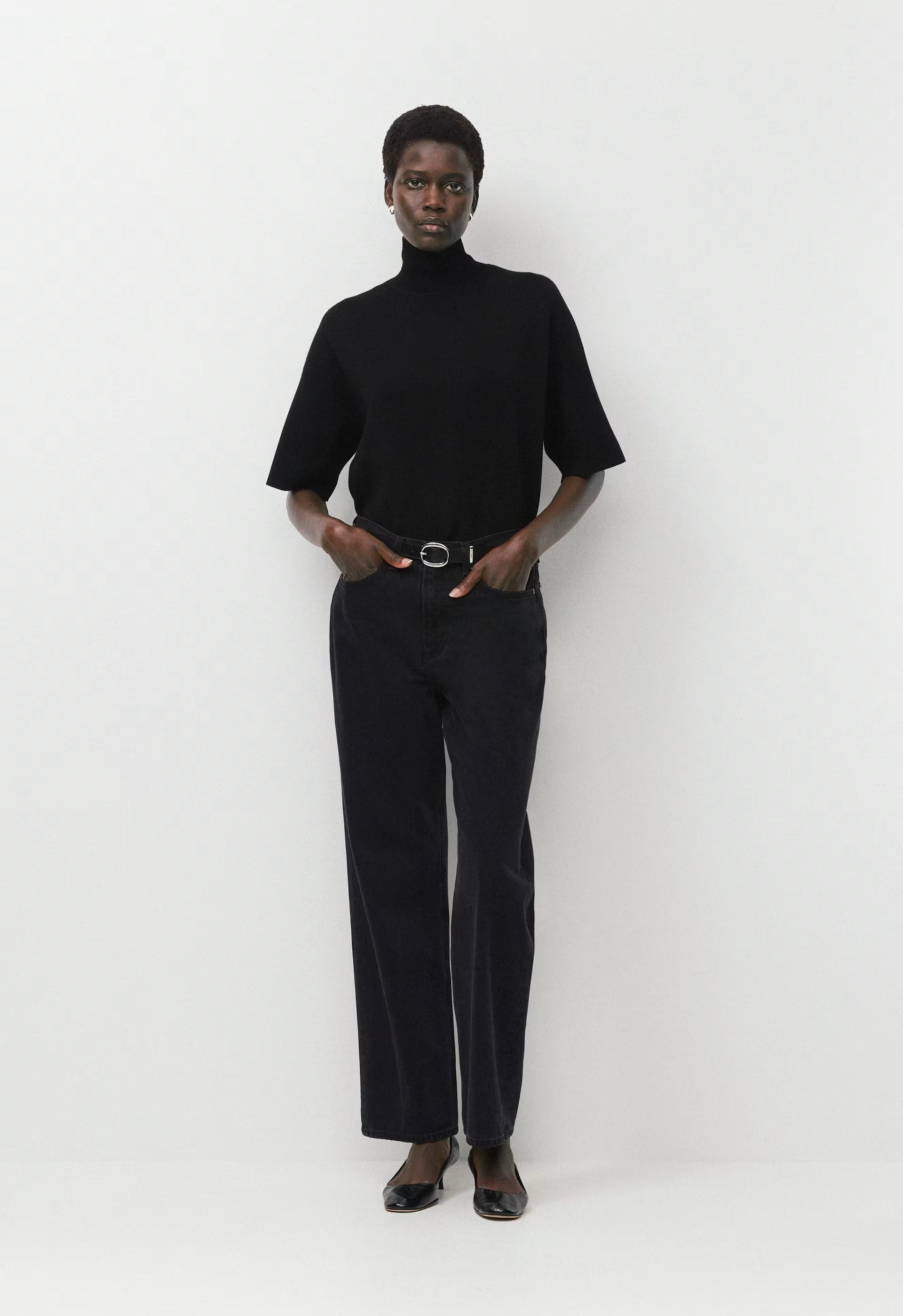 Advice Turtleneck - Wonder Yarn - BLACK