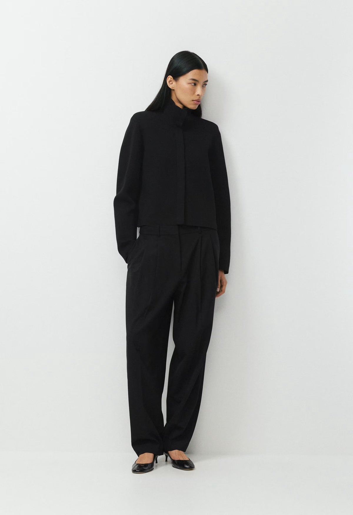 Quorum Cardigan - Wonder Yarn - BLACK