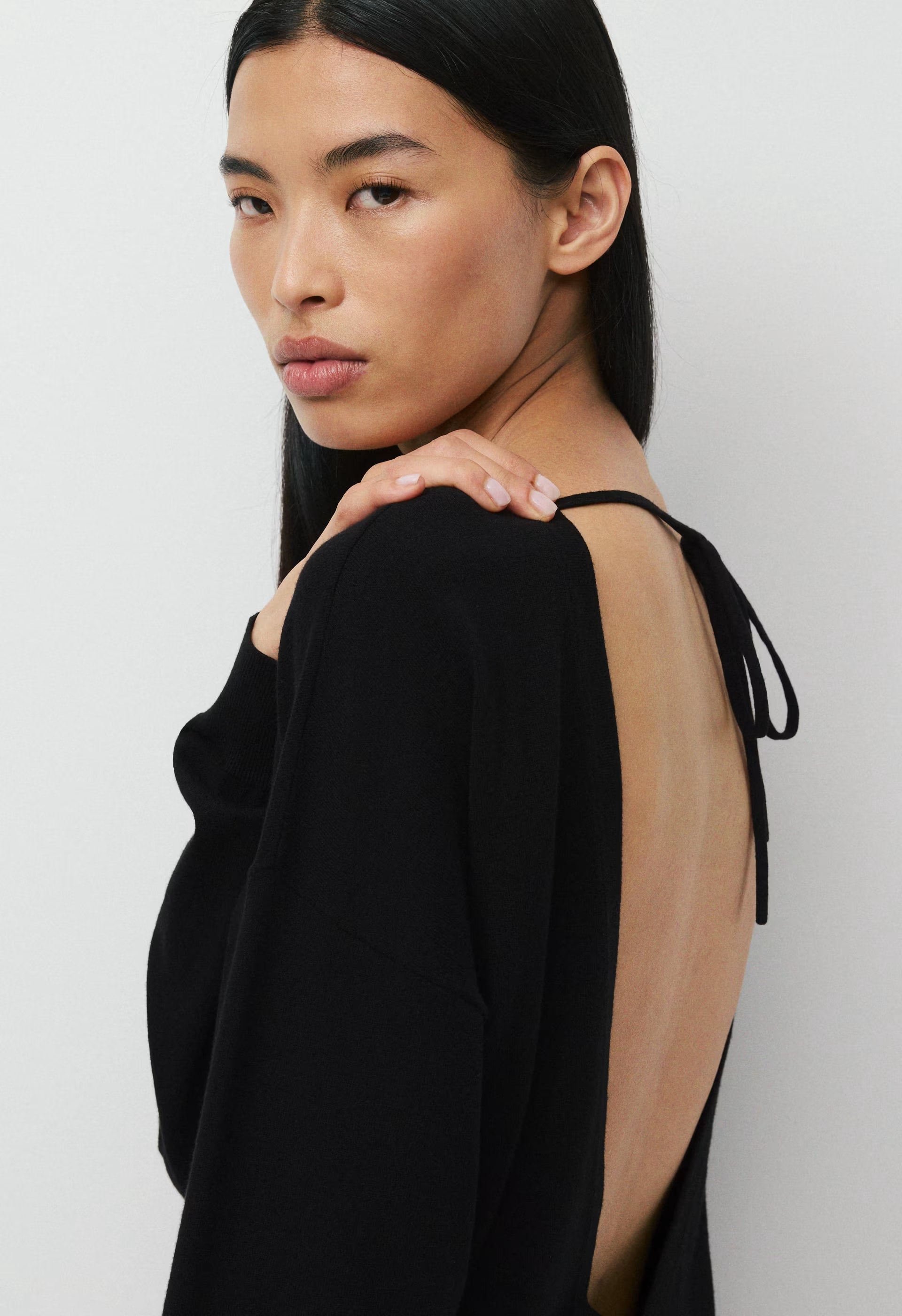 Schema Sweater - Wonder Yarn - BLACK