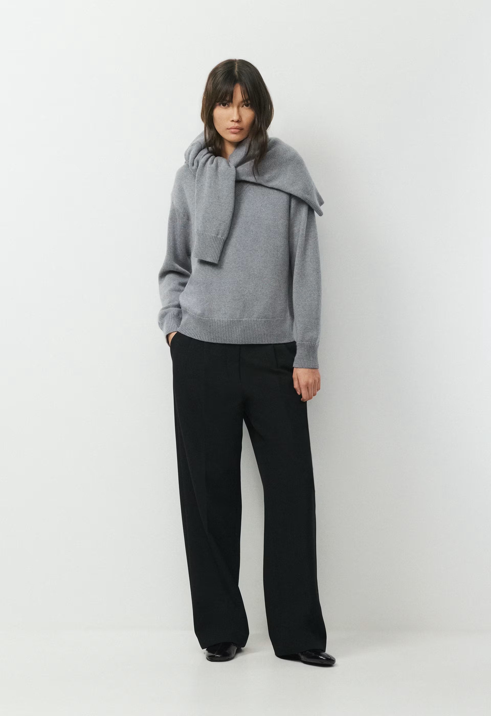 Essential Merino Wool Angle Sweater - HEATHER DARK GREY