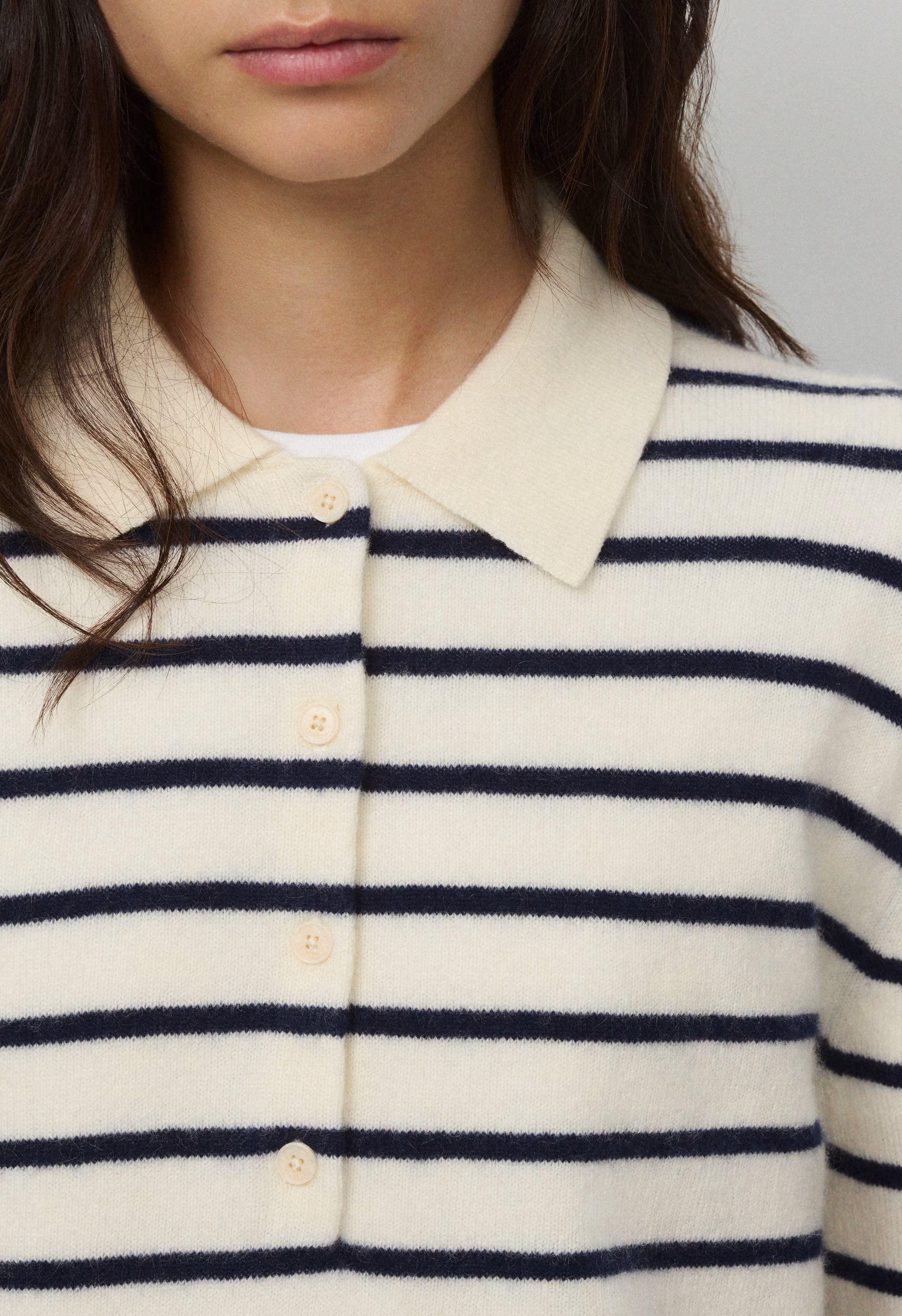Bare Cashmere Cellini Sweater - LGHT BRCH/ADML NVY