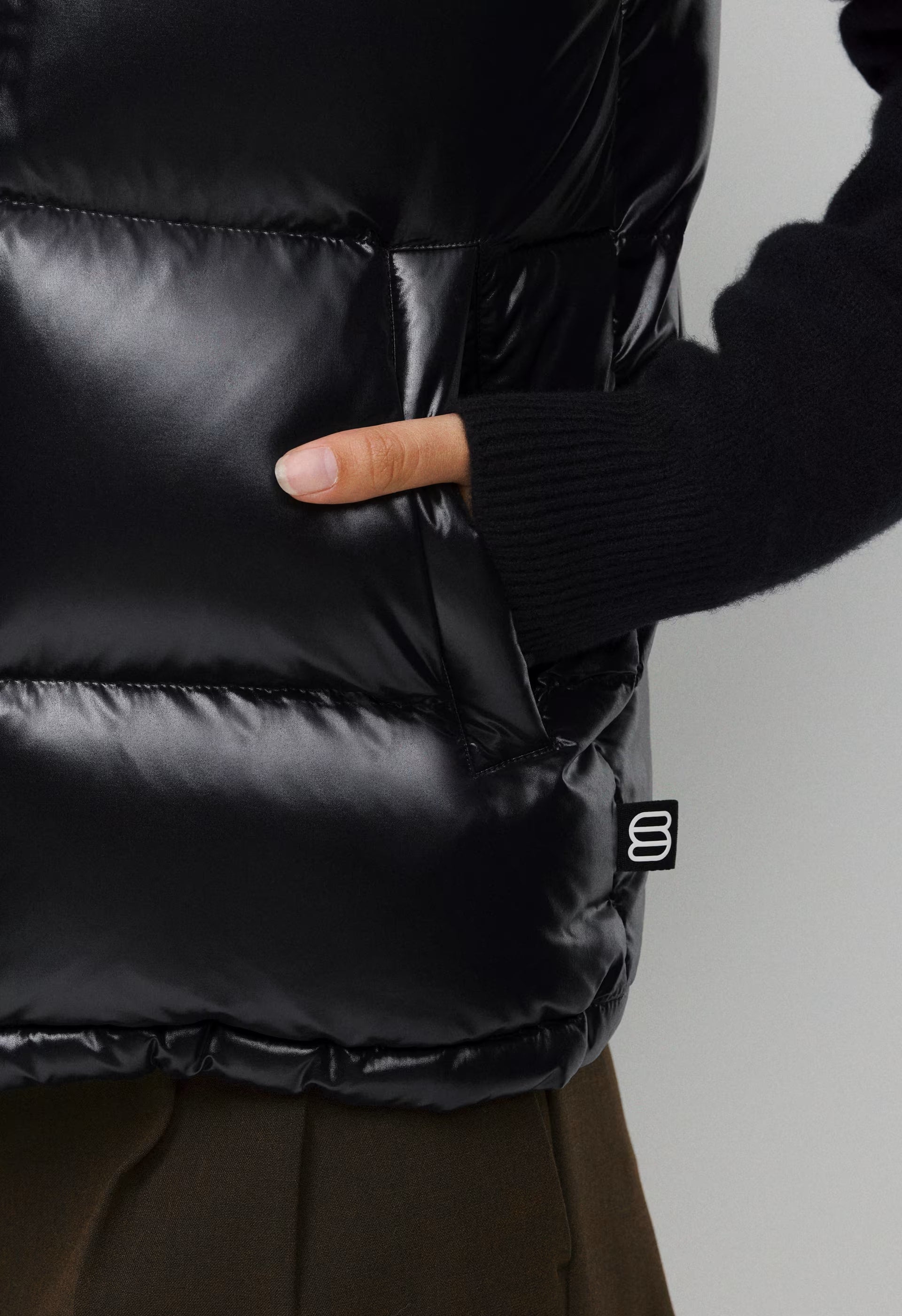 The Super Puff™ Vest - Hi-Gloss - BLACK