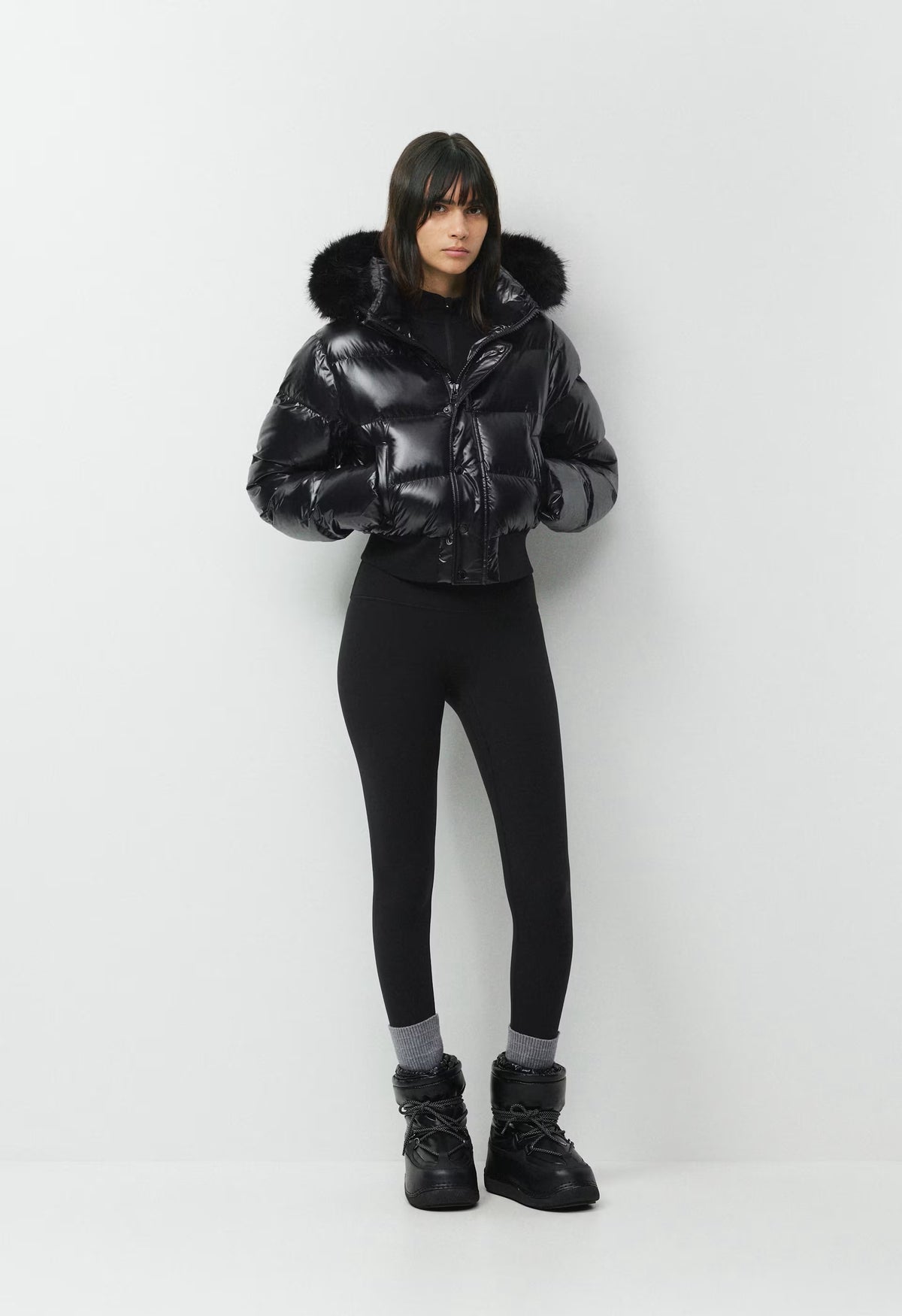 The Super Chalet Puff™ - Hi-Gloss - BLACK/BLACK