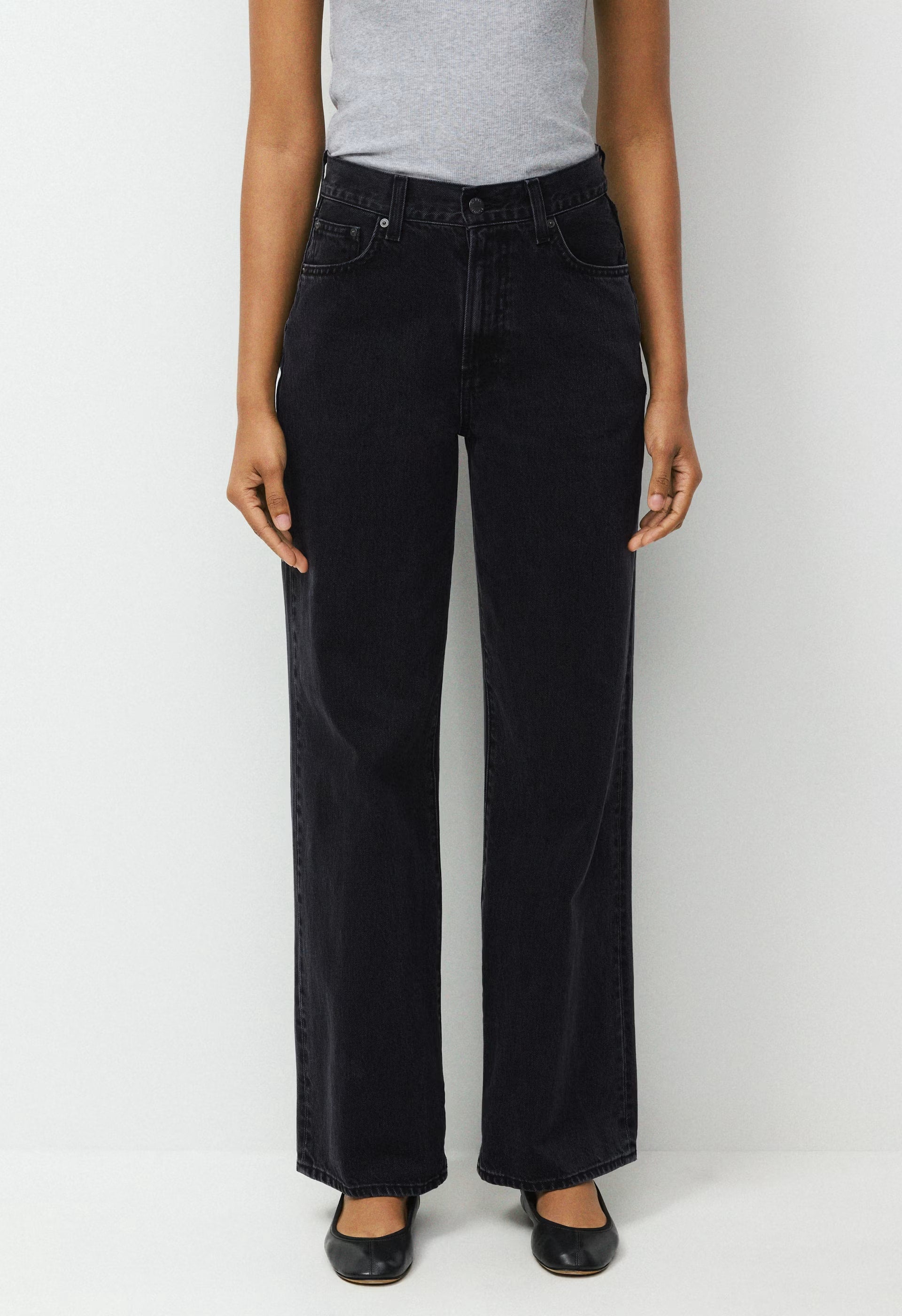 Denim Forum The Farrah Hi-Rise Wide Jean - BLACK EYELINER