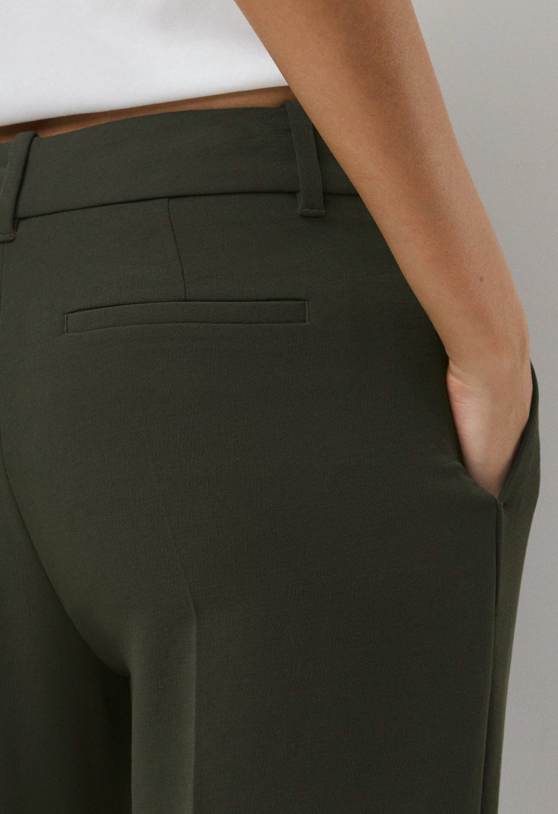 The Effortless Pant™ Lo-Rise - Crepette™ - FLINT GREEN