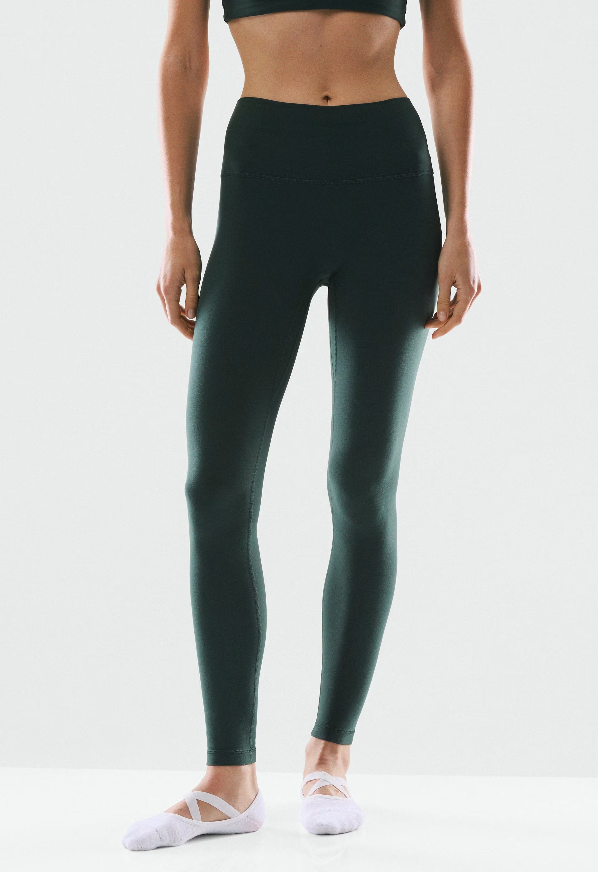BUTTER Cheeky Infinite Hi-Rise 26" Legging - FIGTREE GREEN