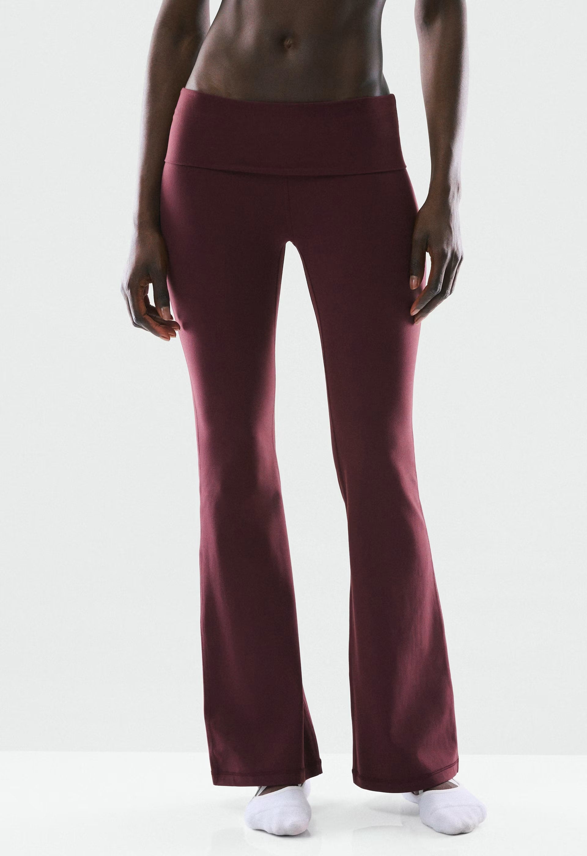 BUTTER Foldover Flare 32" Legging - GALA PLUM