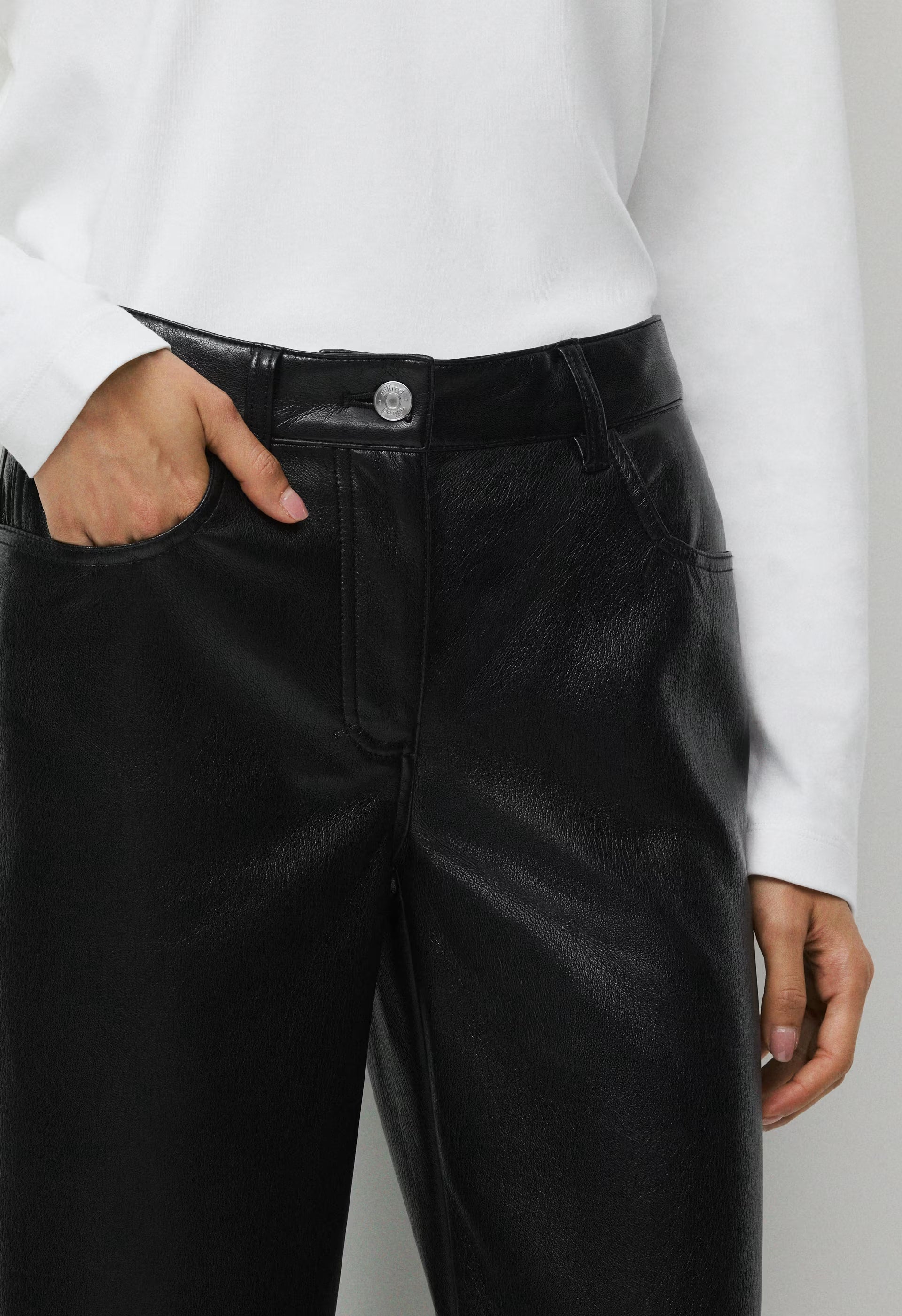 Axis Pant - UnReal Leather - BLACK