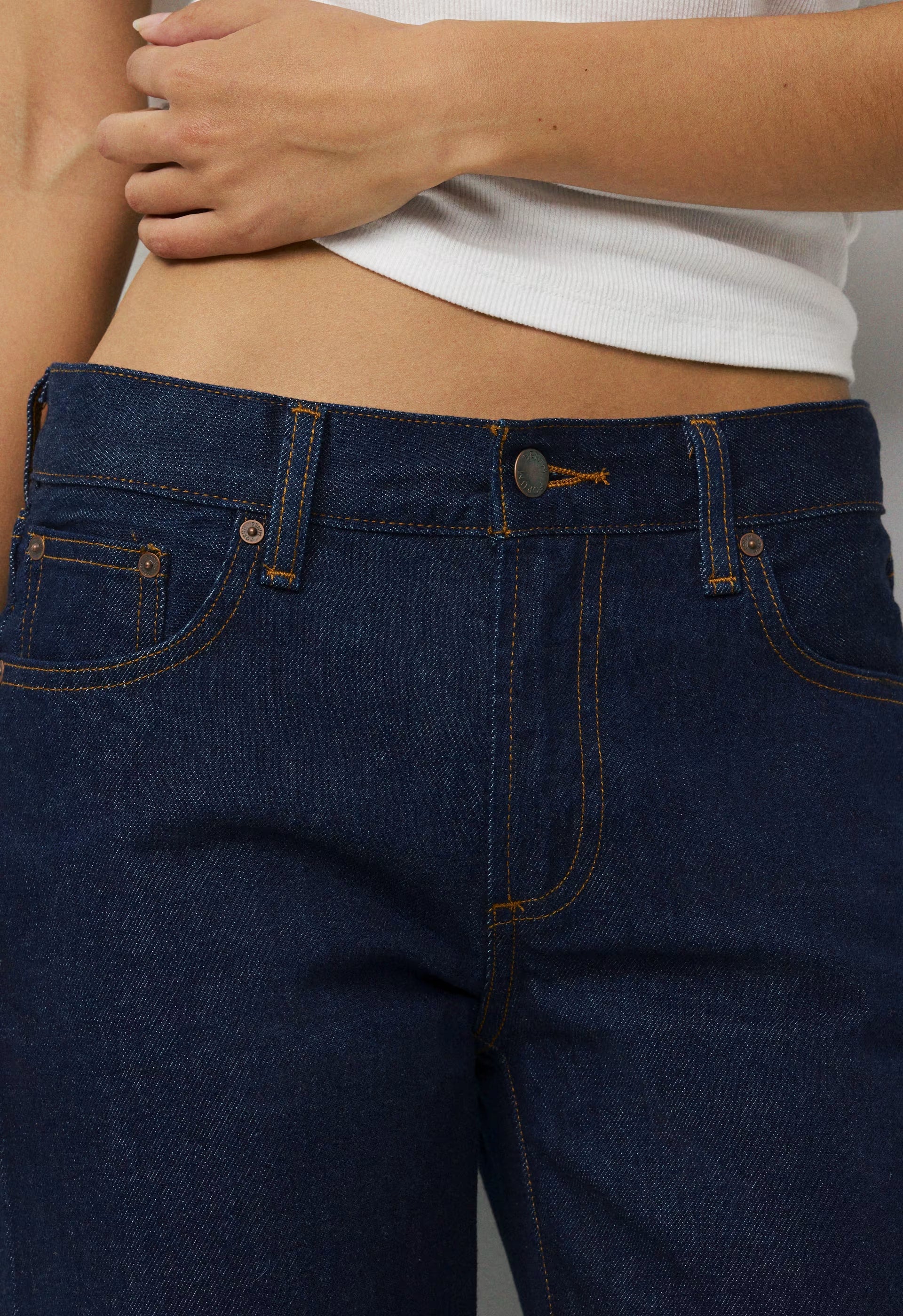 Denim Forum The Farrah Lo-Rise Wide Jean - 5 YRS KISS N TELL BLEU
