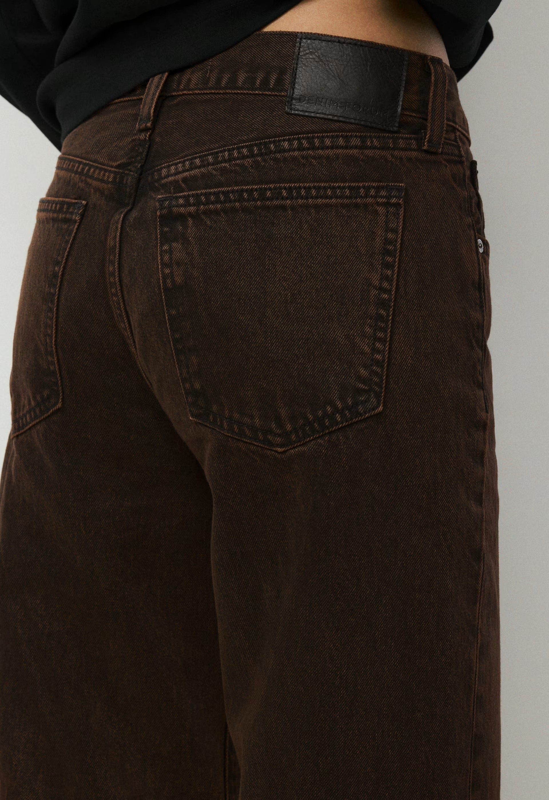 Denim Forum The Farrah Lo-Rise Wide Jean - ROOT BROWN