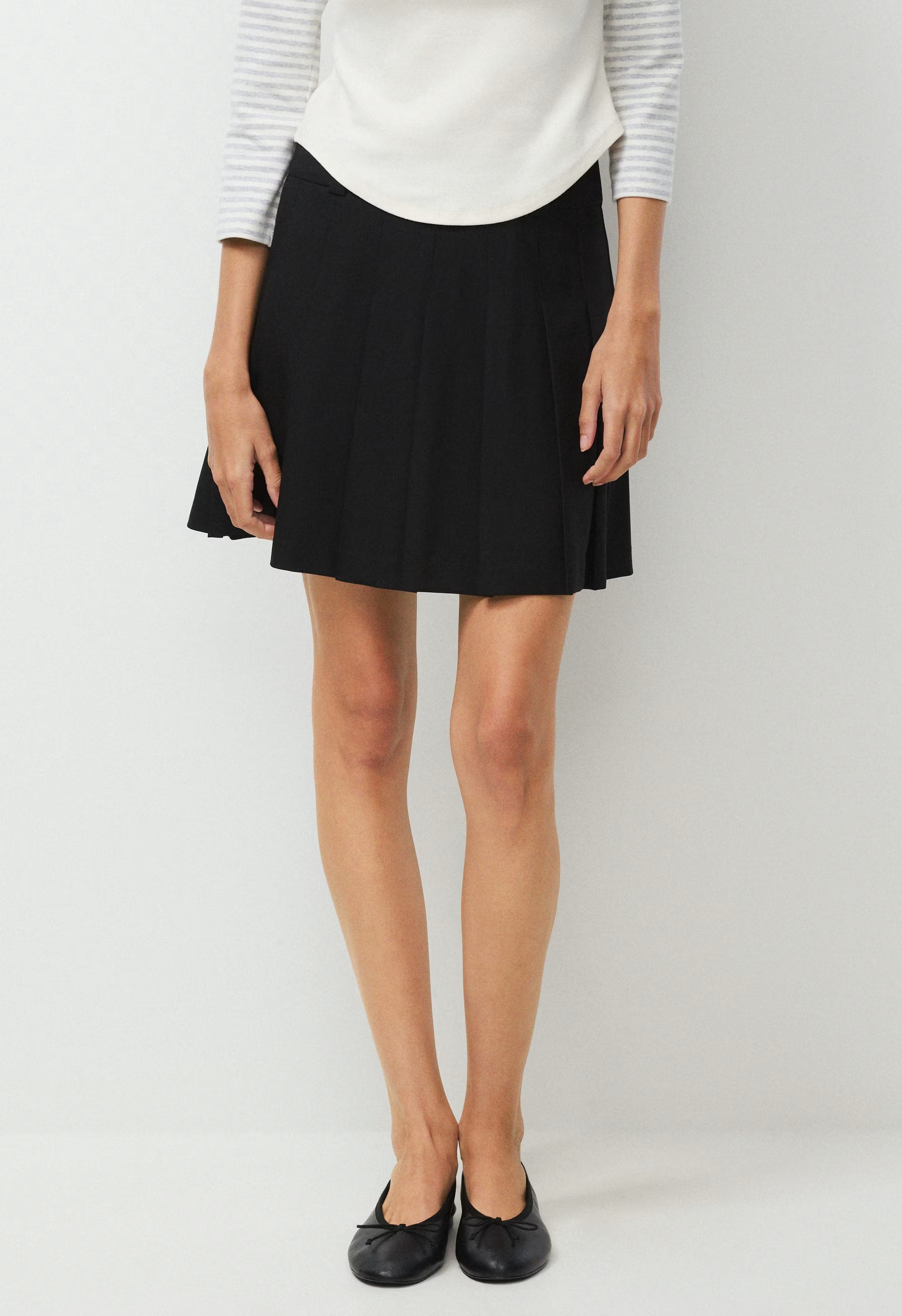 Olive Micro Skirt - BLACK