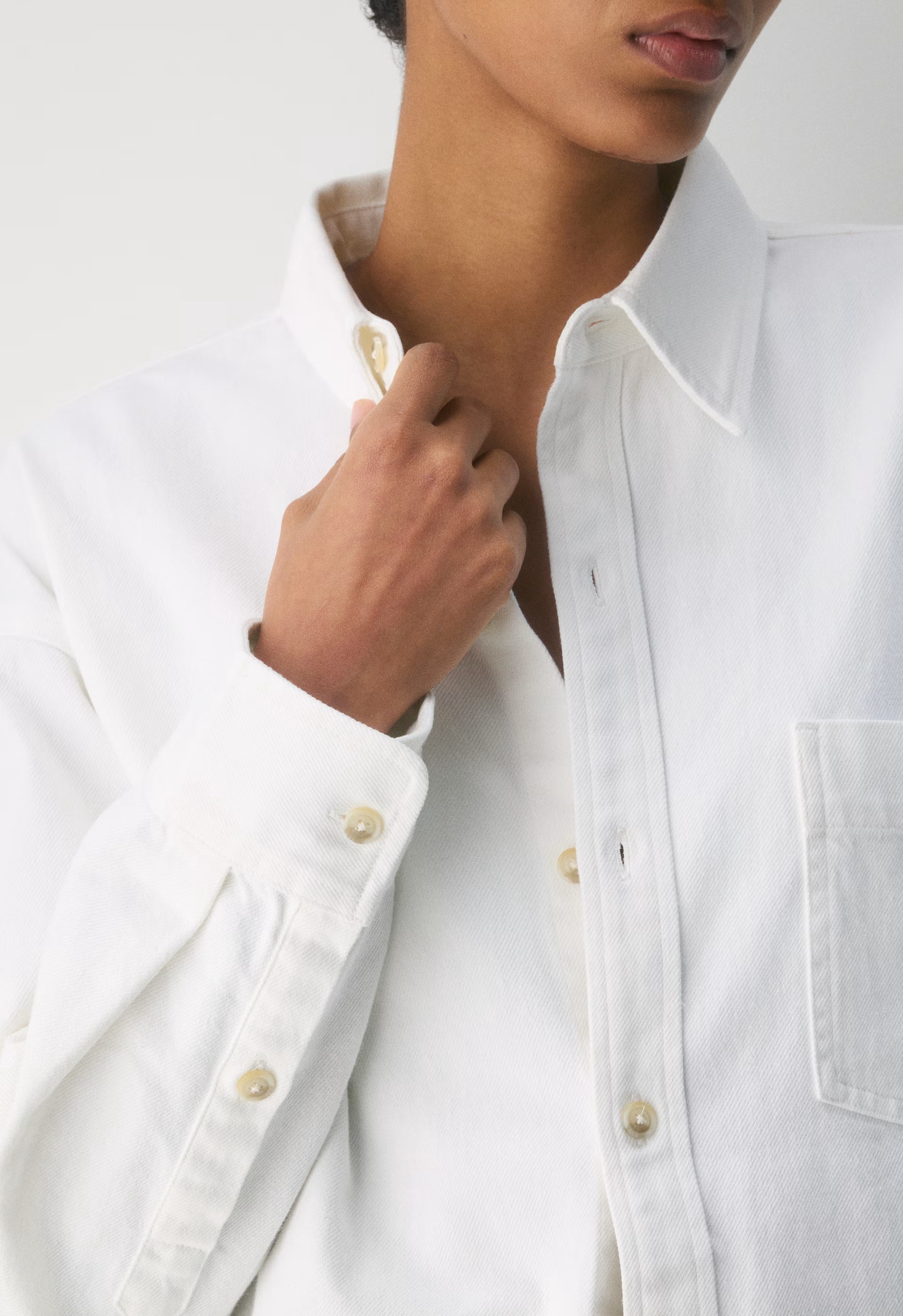 Denim Forum The '80s Comfy Denim Shirt - A LITTLE WHITE LIE