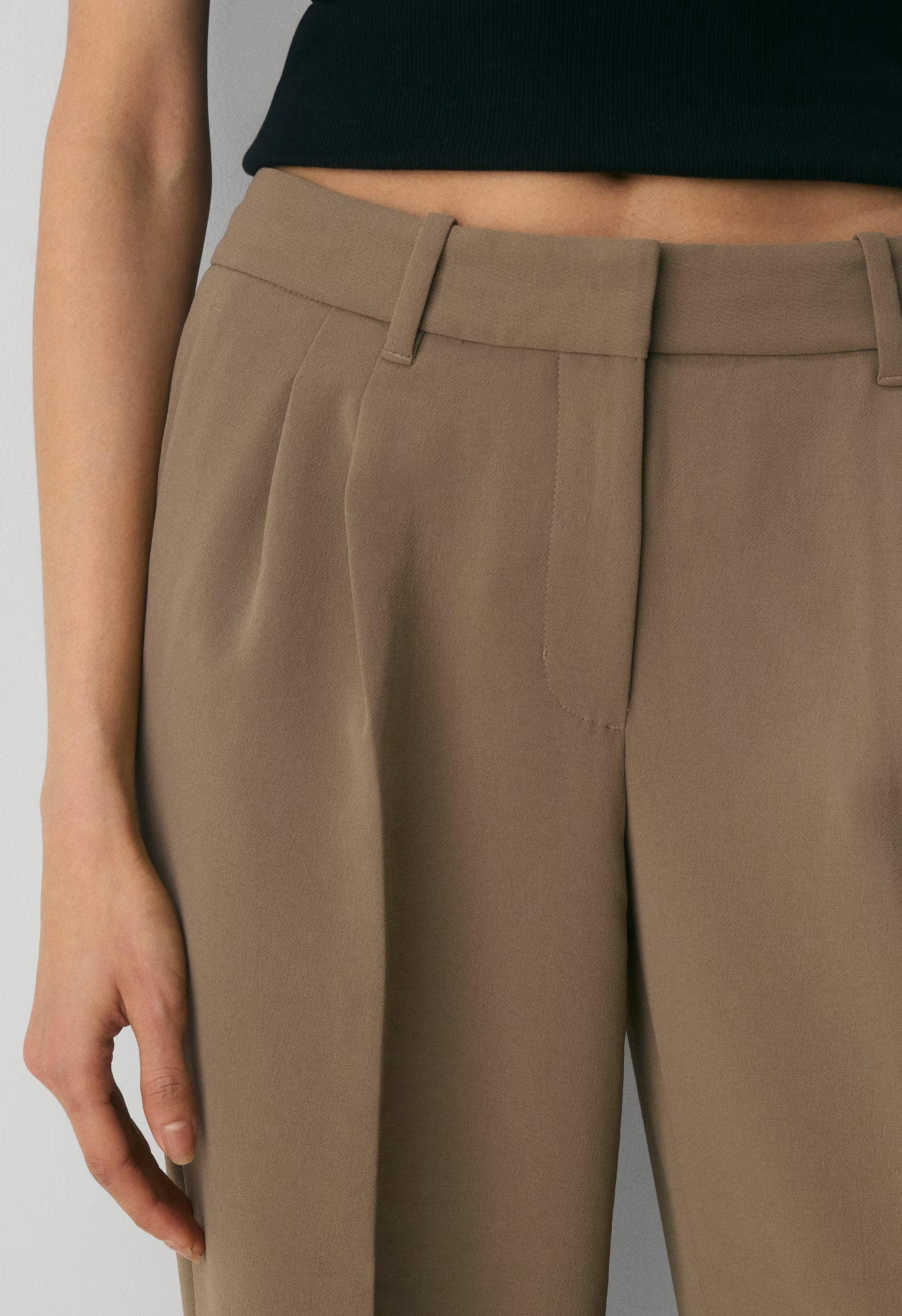 The Effortless Pant™ Lo-Rise - Crepette™ - FOLIO TAUPE