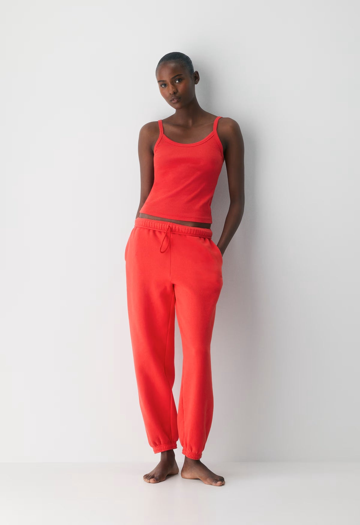 Cozy Sweatfleece Mega Jogger - CHERRYBOMB RED