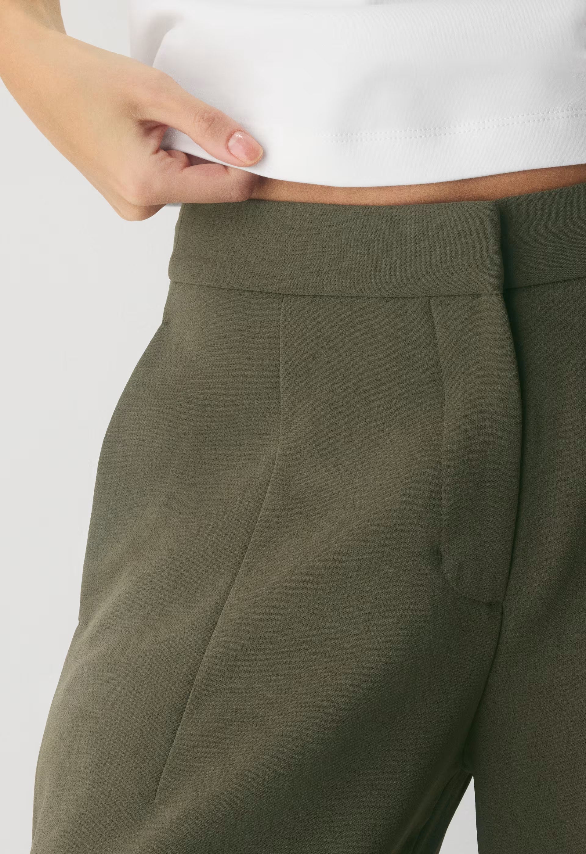 Helix Barrel Pant - Crepette™ - DARK OLIVE