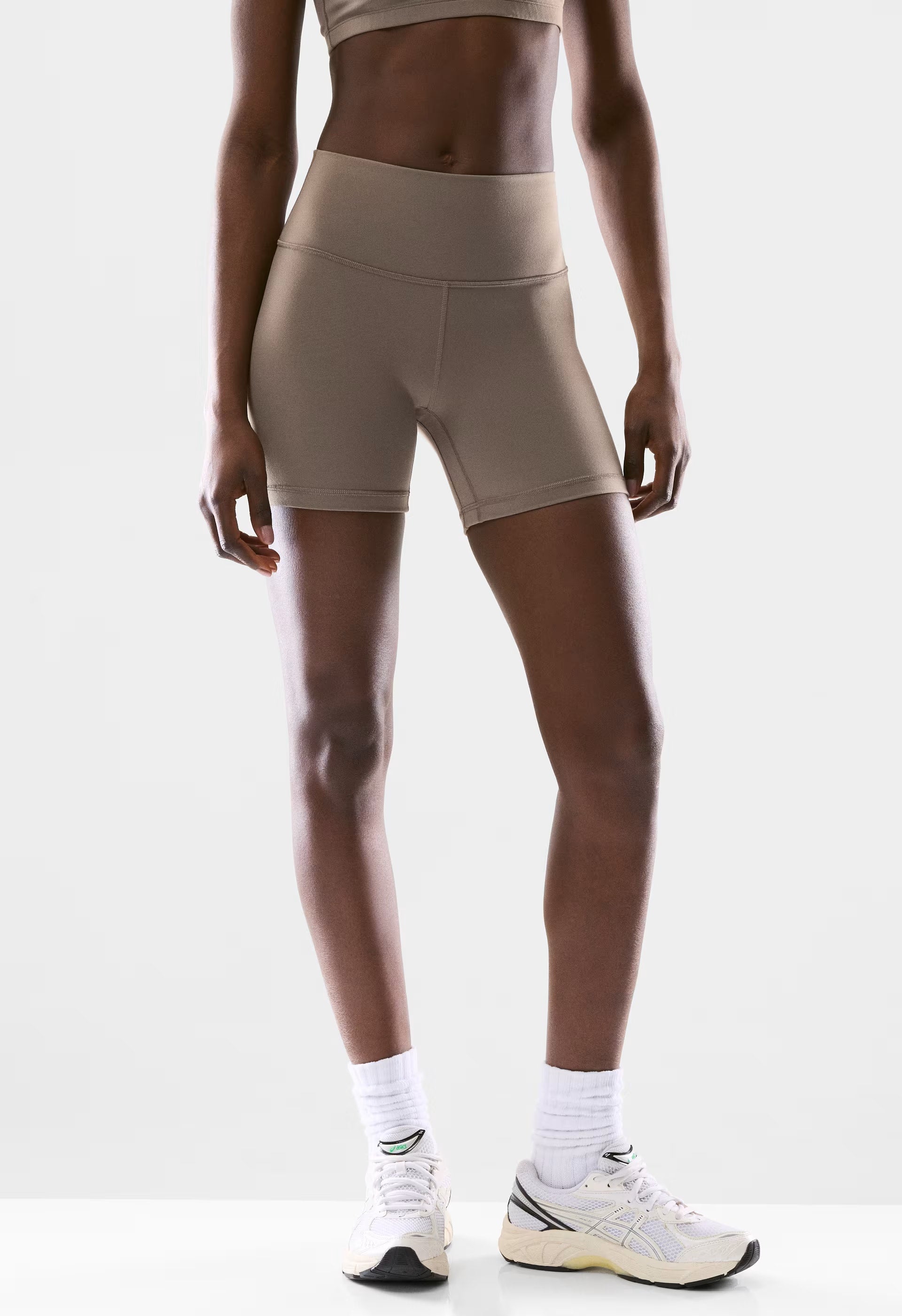 LIFE Atmosphere Hi-Rise 5" Short - TURNER TAUPE
