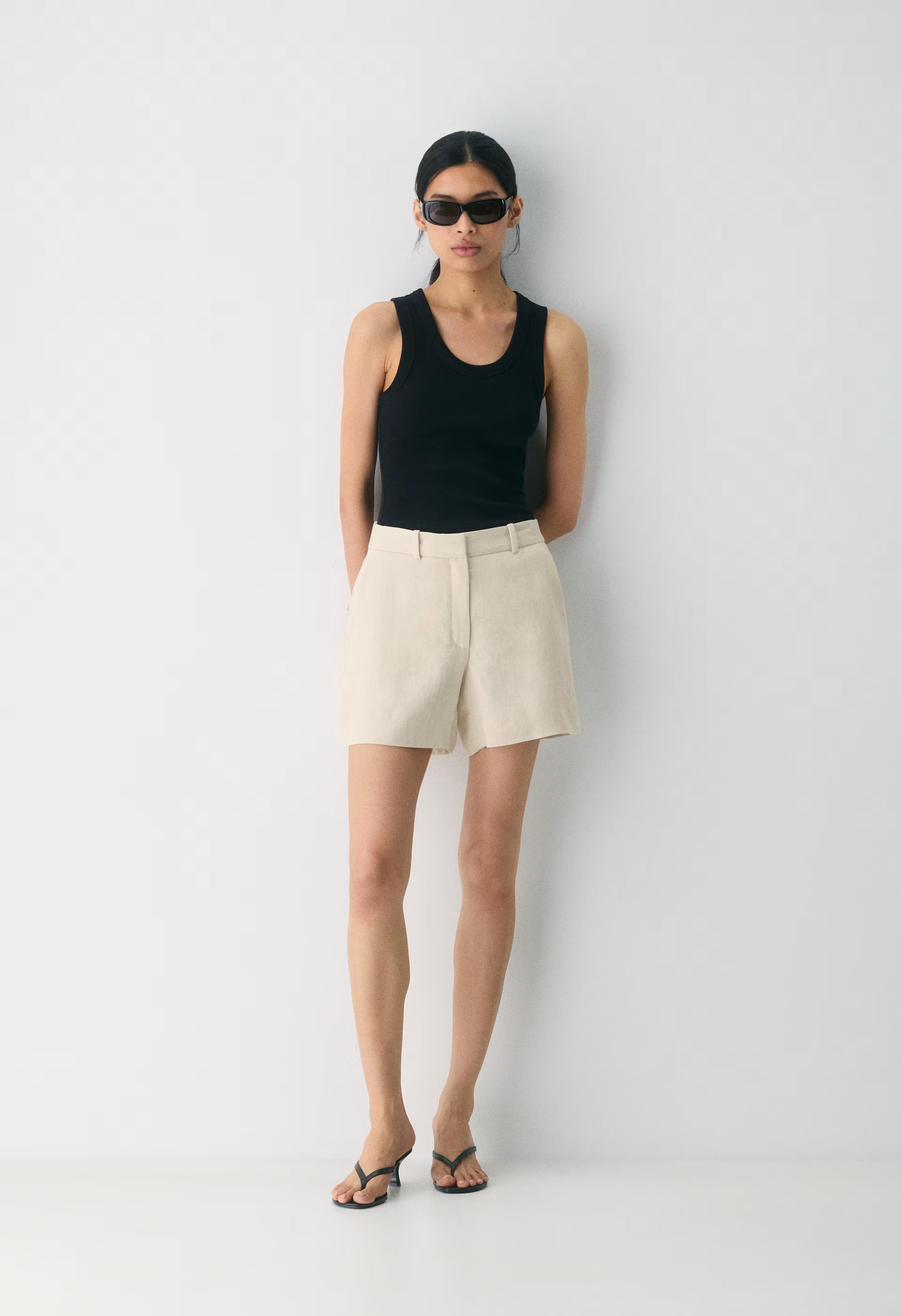 New Agency Mid-Thigh Short - PowerLinen™ - COOL BEIGE