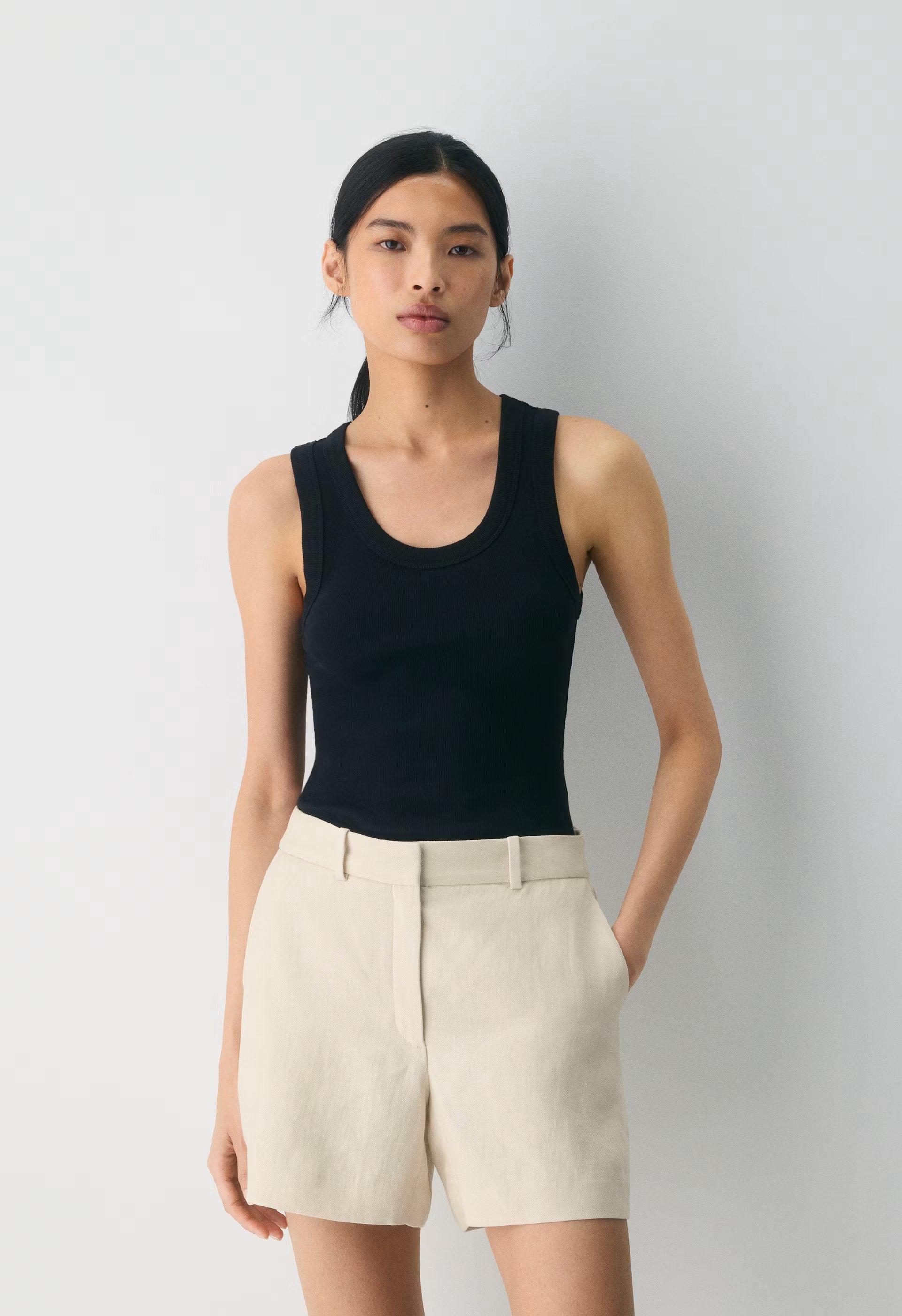 New Agency Mid-Thigh Short - PowerLinen™ - COOL BEIGE